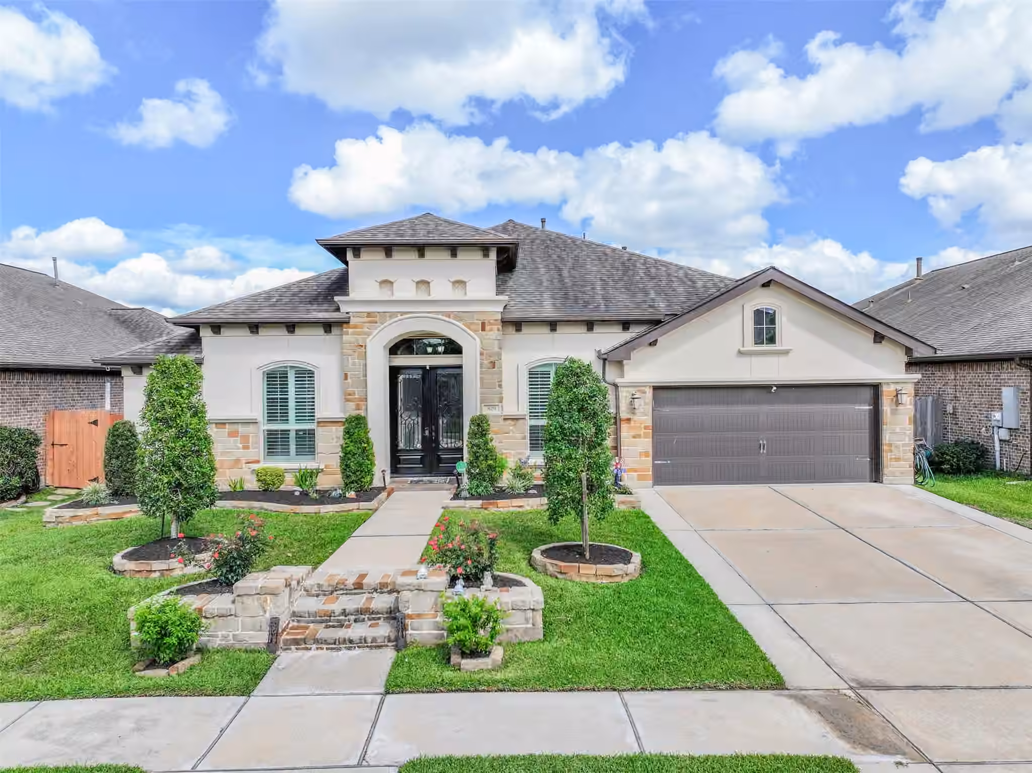 Photo of 829 Sage Way Lane, Friendswood, TX