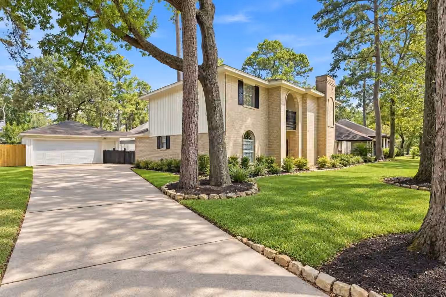Photo 2 of 2019 Thousand Pines Drive, Kingwood, TX