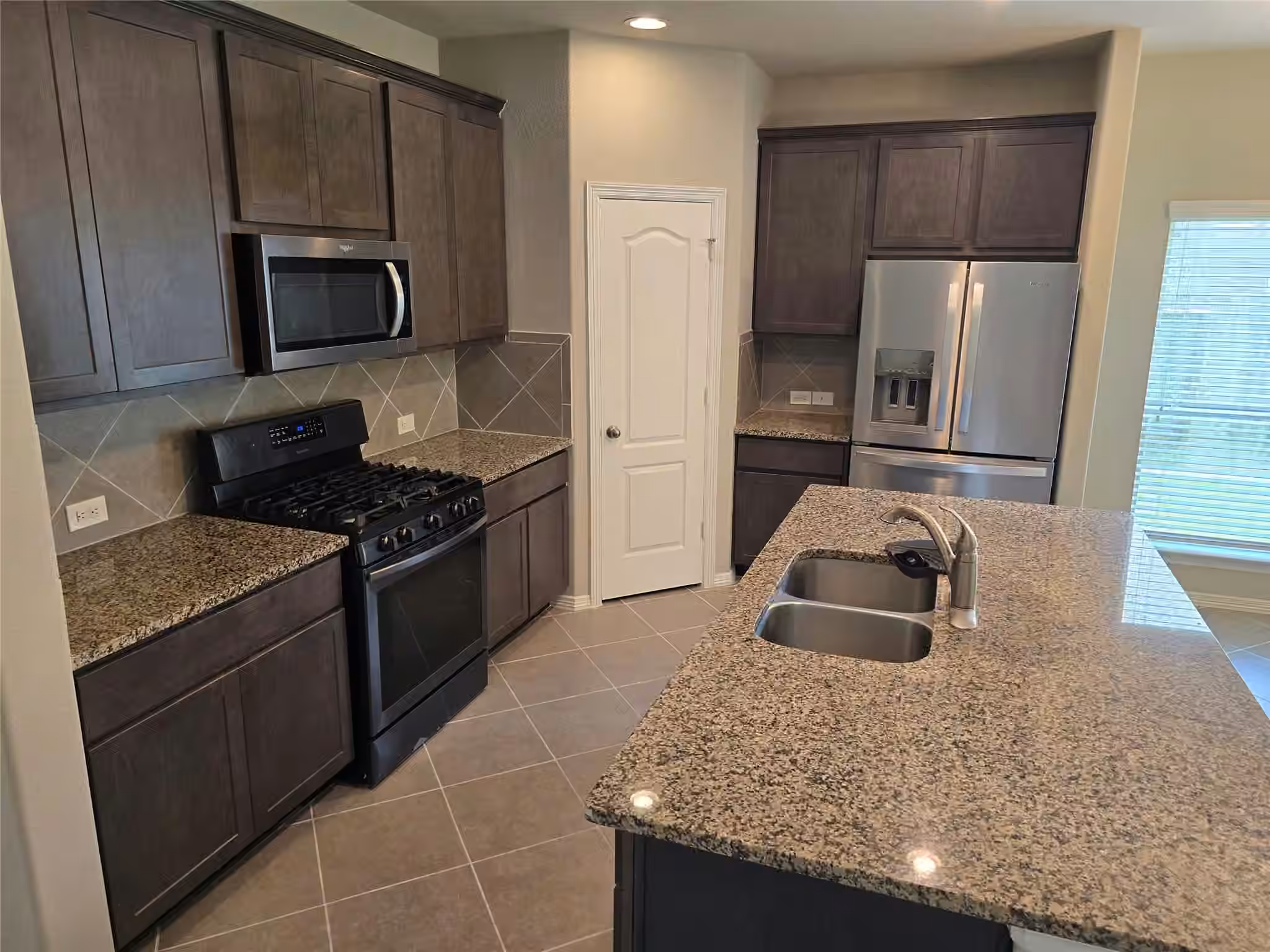 Photo 3 of 2027 Brookmont Drive, Conroe, TX