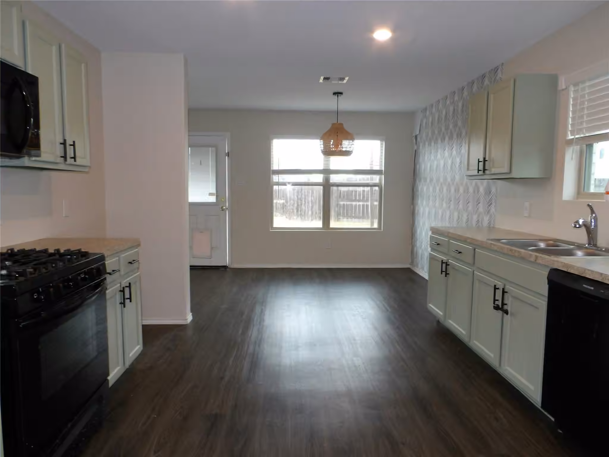 Photo 3 of 4307 Cedar Elm Street, Baytown, TX