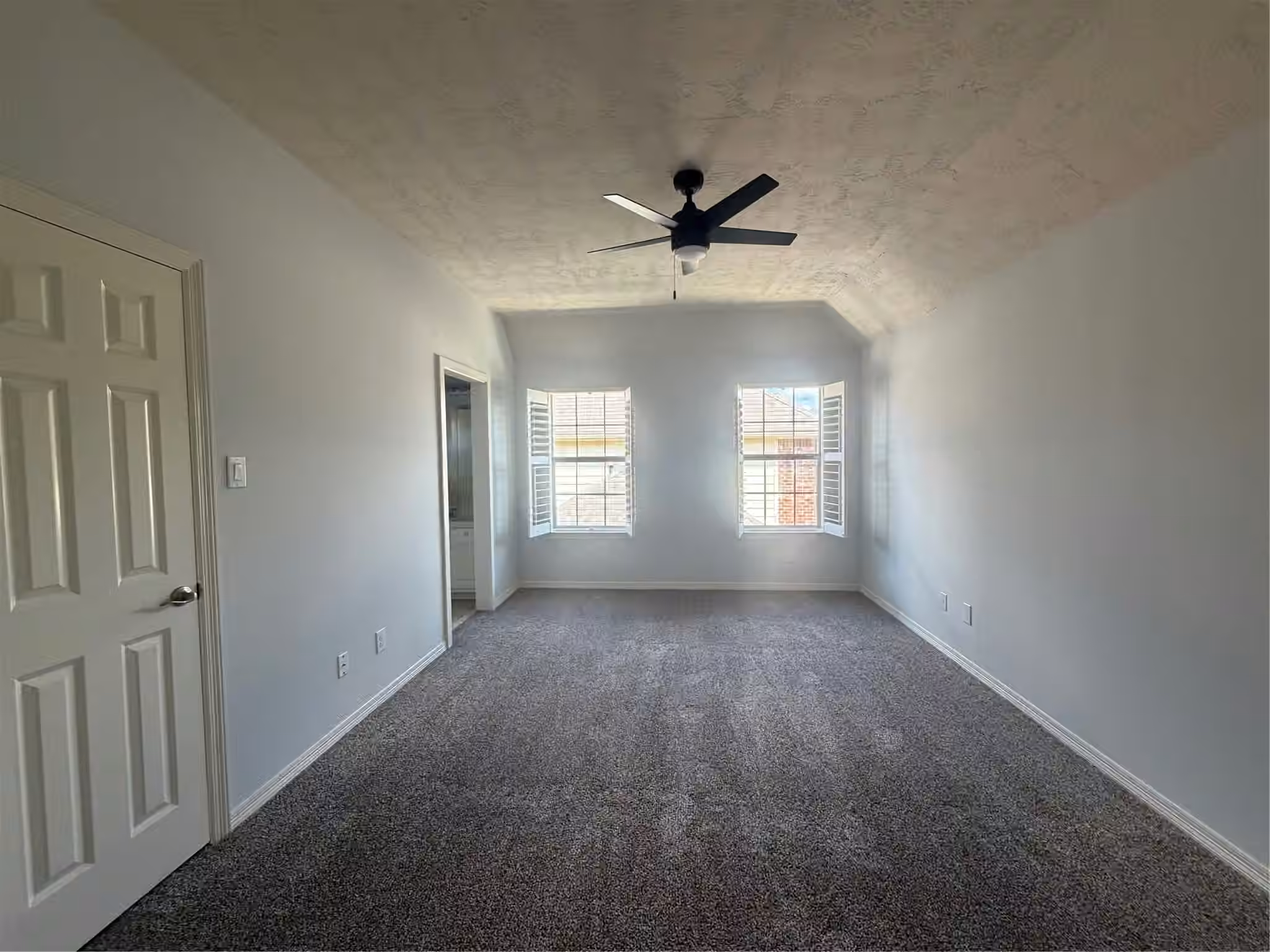 Photo 3 of 5510 Darschelle Drive, Houston, TX