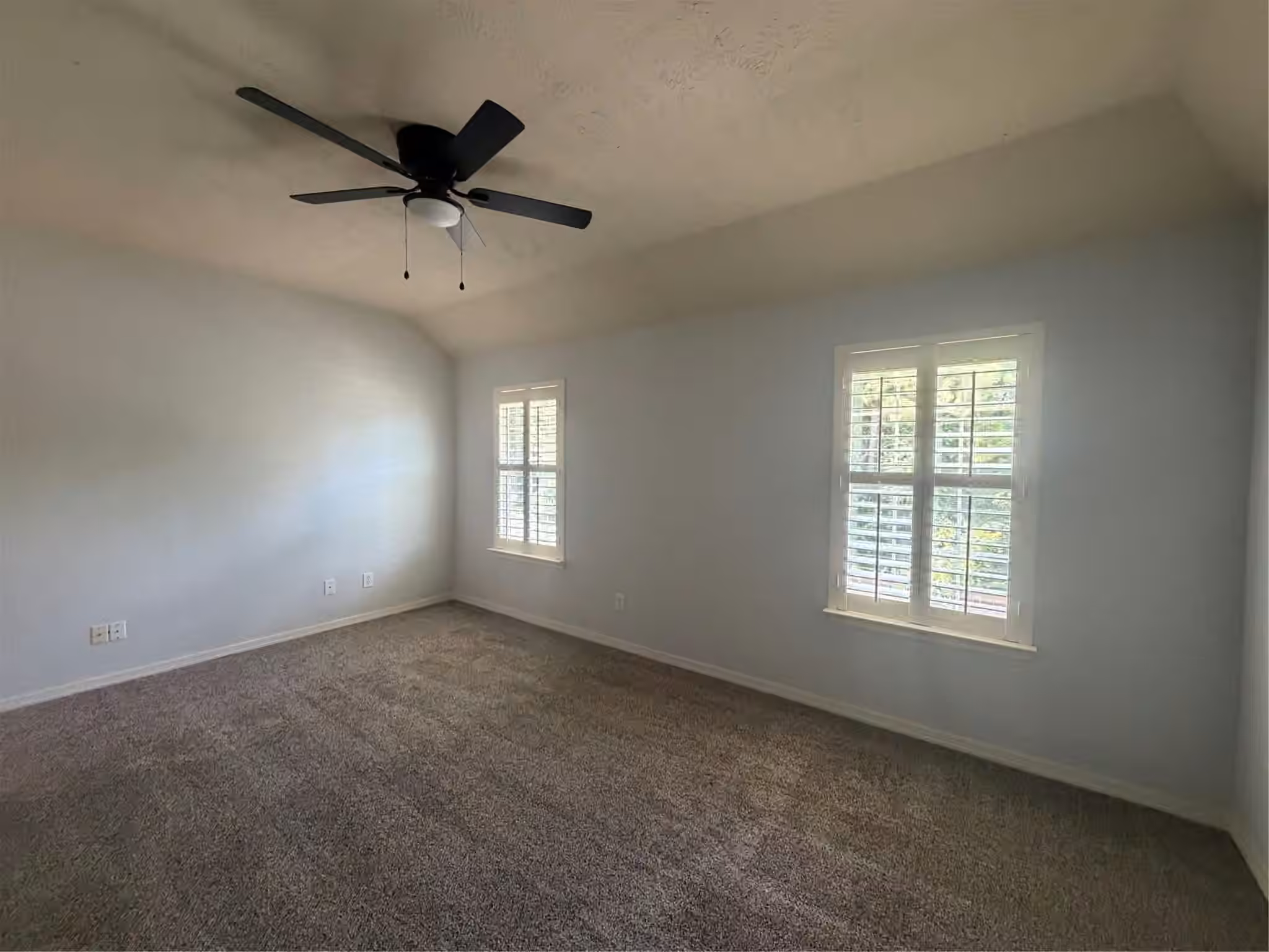 Photo 5 of 5510 Darschelle Drive, Houston, TX