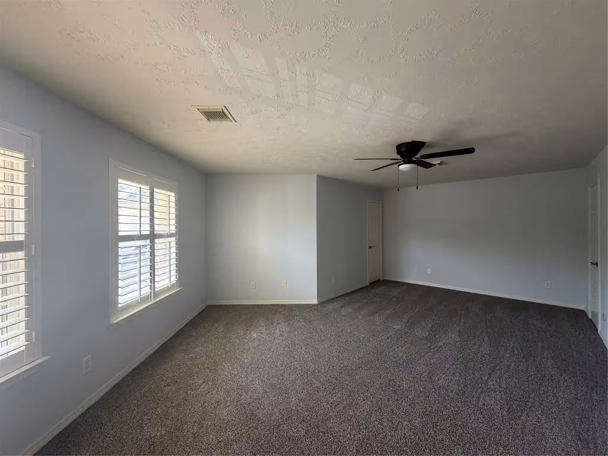 Photo 6 of 5510 Darschelle Drive, Houston, TX