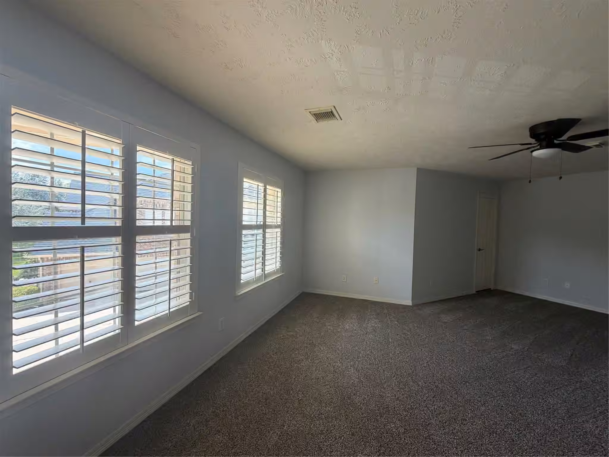 Photo 7 of 5510 Darschelle Drive, Houston, TX