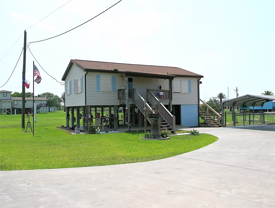 Photo 2 of 1321 Pickney Avenue, Port Bolivar, TX