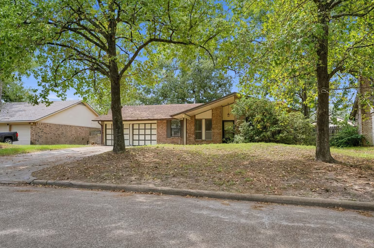 Photo 2 of 17623 Crestline Road, Humble, TX