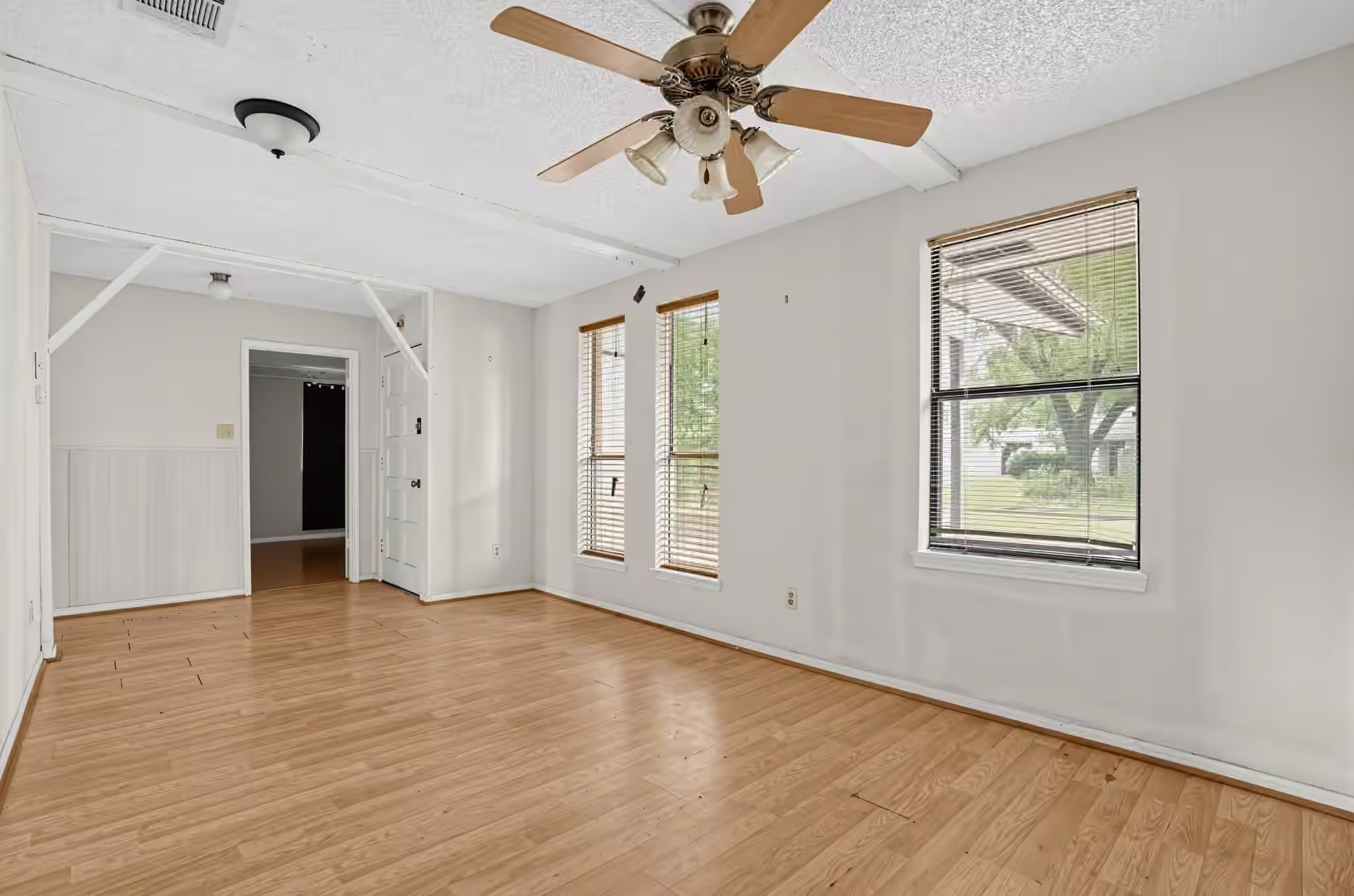 Photo 5 of 17623 Crestline Road, Humble, TX