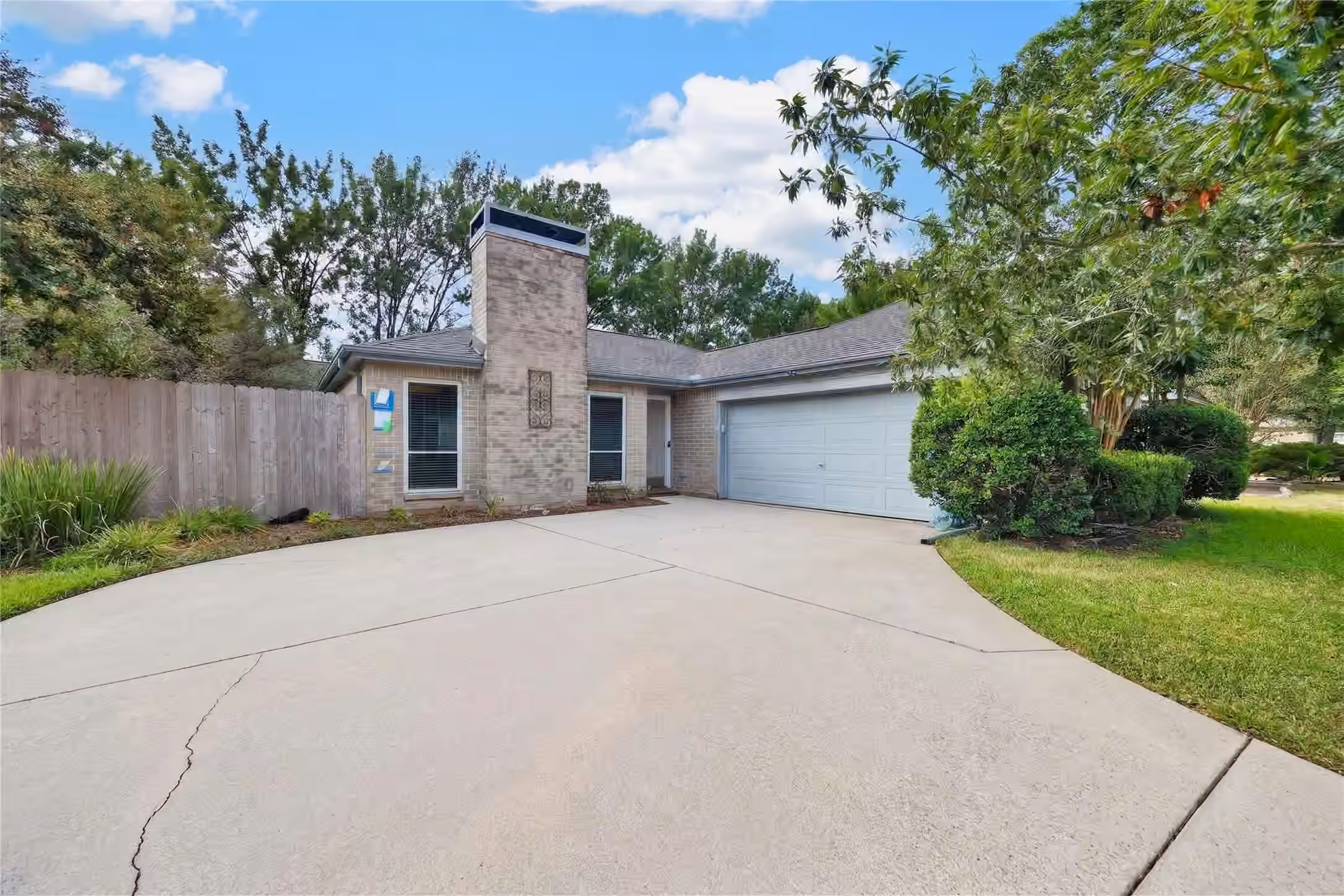 Photo 4 of 12135 Ella Lee Lane, Houston, TX