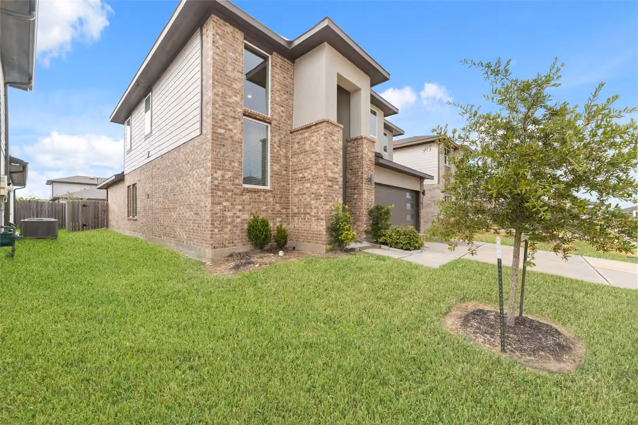 Photo 3 of 19034 Derrington Manor Lane, Richmond, TX