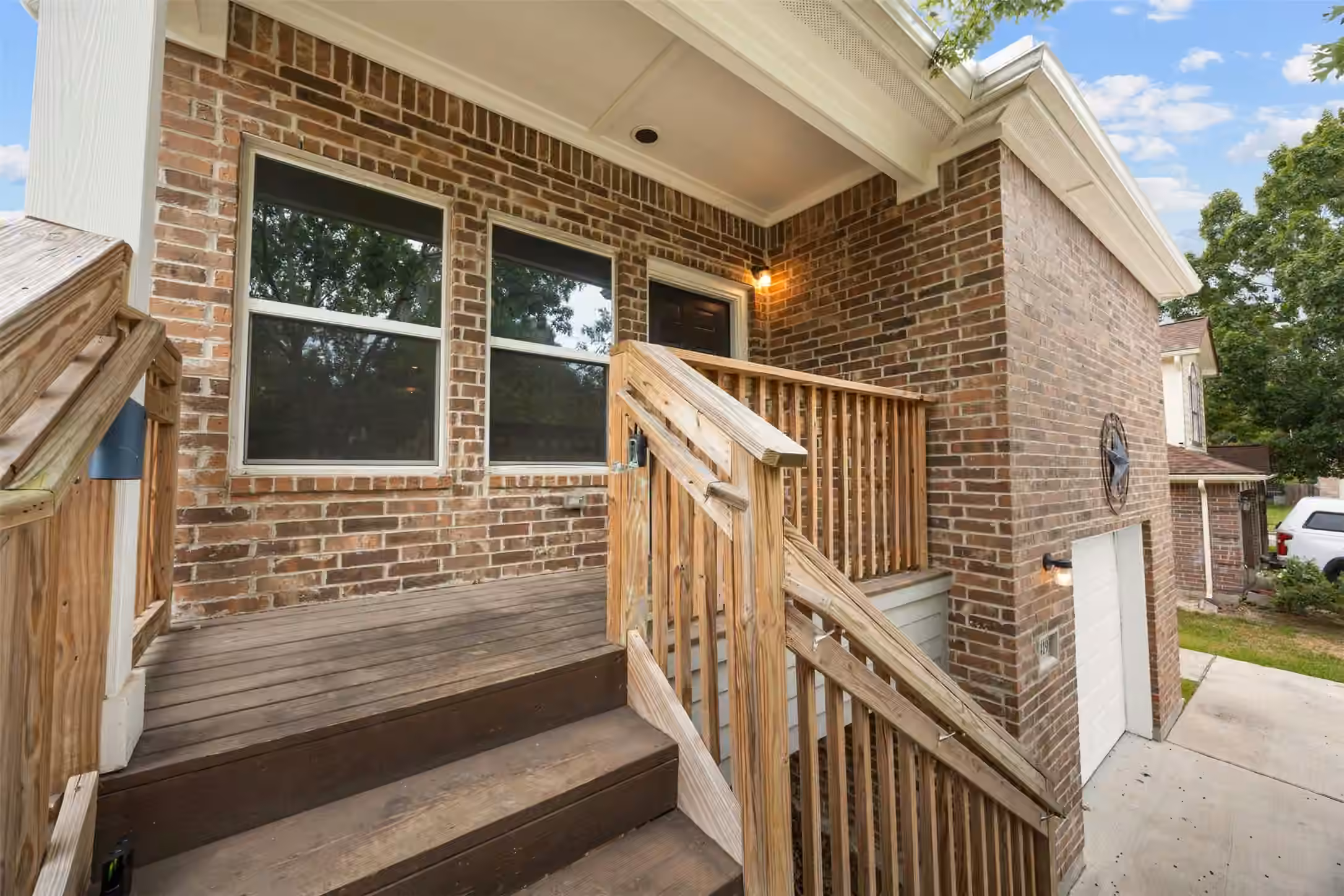 Photo 4 of 6419 Crim Court, Houston, TX