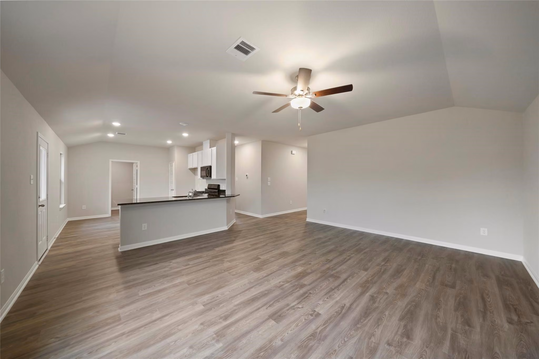 Photo 6 of 11736 Whirlaway Drive, Willis, TX