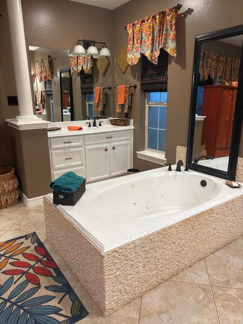 Photo 4 of 14119 Spring Pines Drive, Tomball, TX