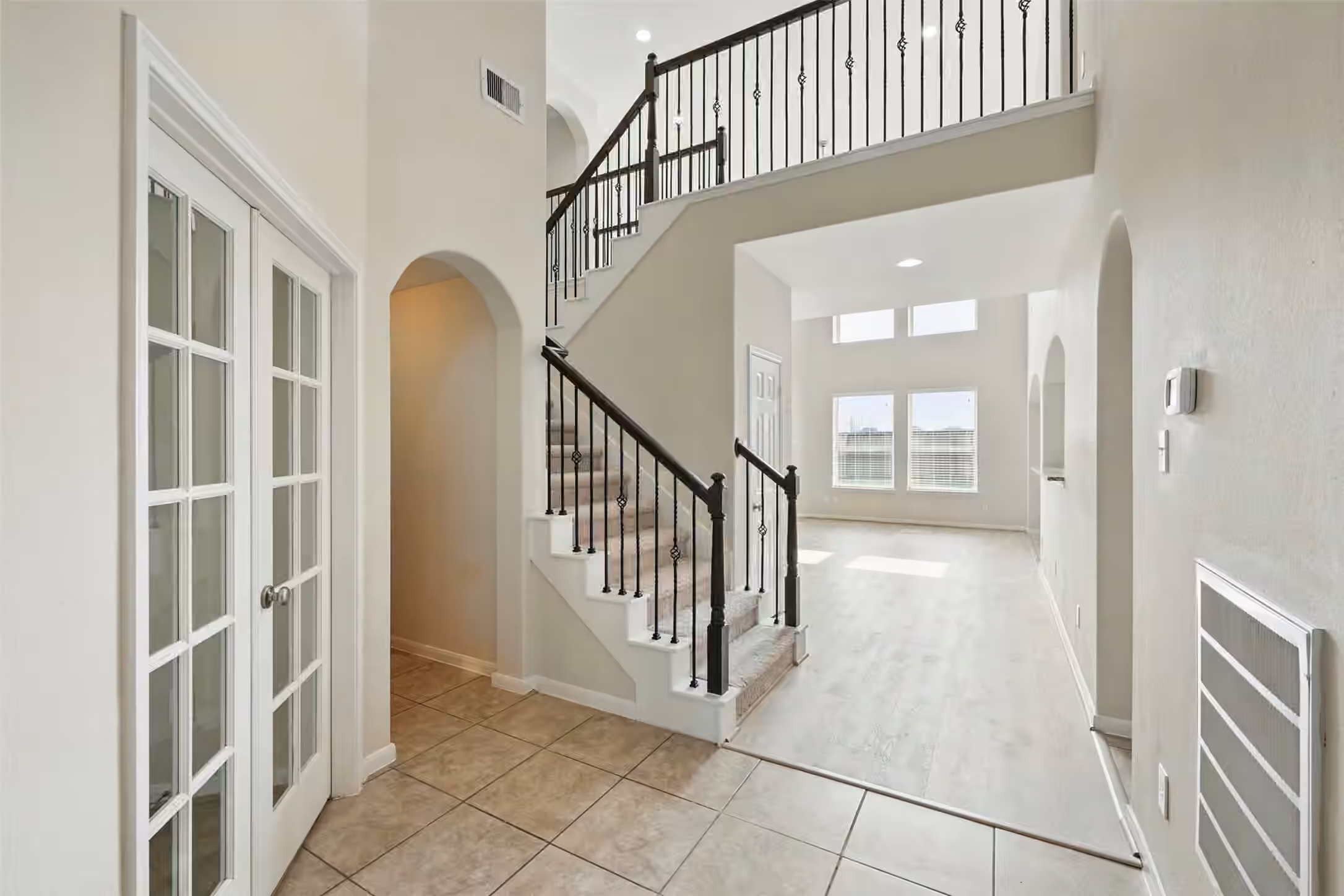 Photo 4 of 4927 Blackwater Lane, Sugar Land, TX