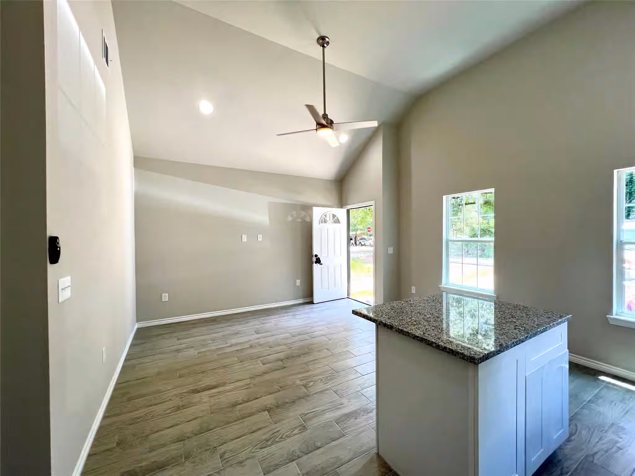 Photo 4 of 16393 Eastchase Street, Montgomery, TX