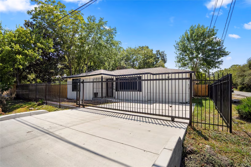 Photo of 5202 Denmark Street, Houston, TX 77016