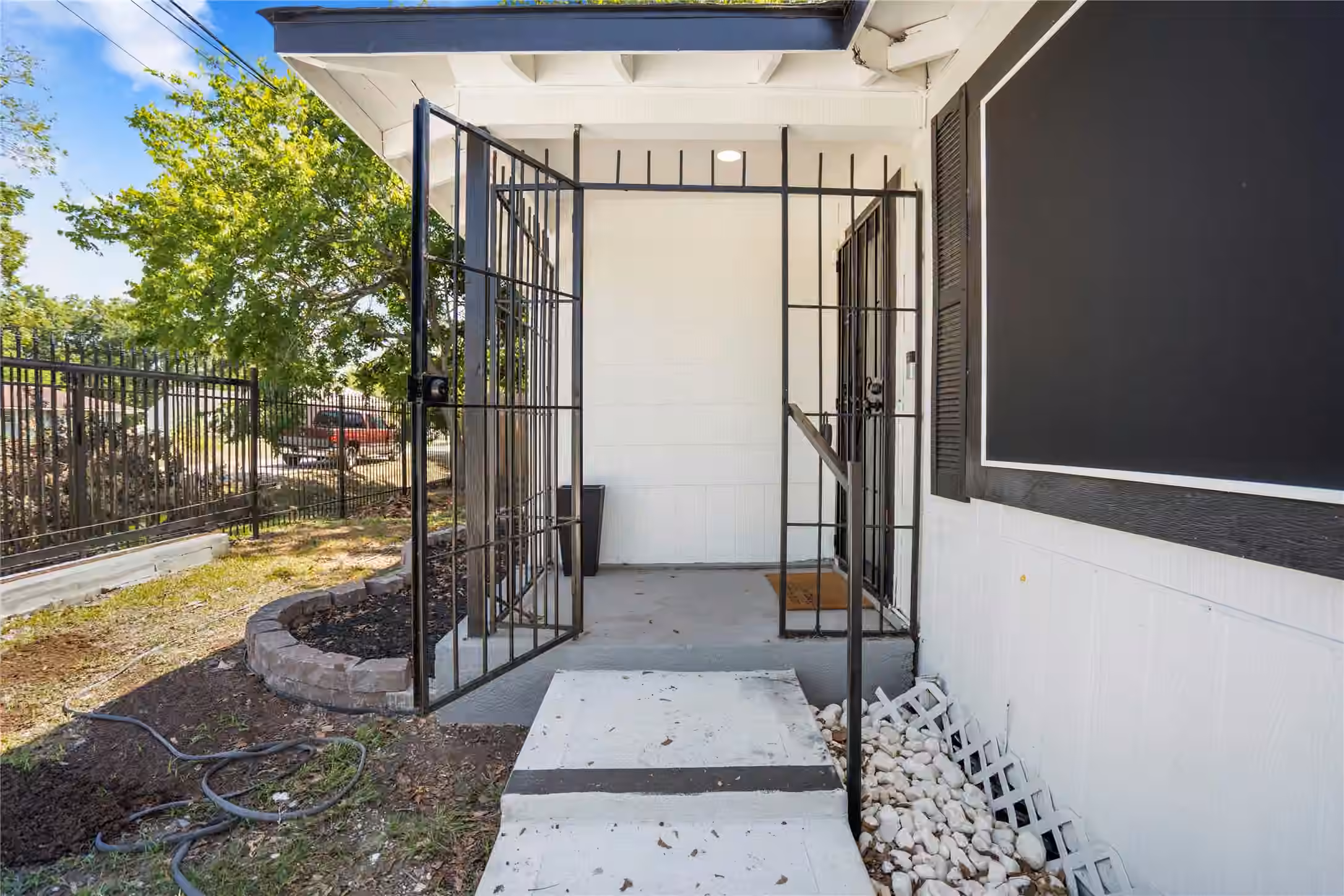 Photo 4 of 5202 Denmark Street, Houston, TX