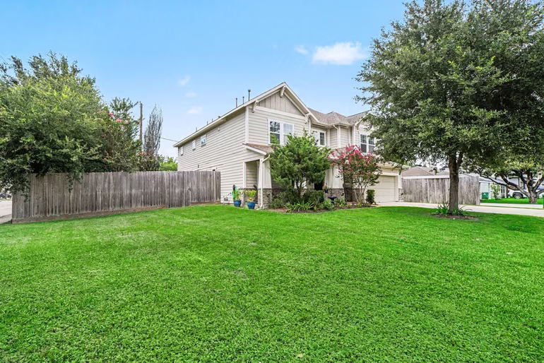 Photo 5 of 6630 Wharton Street, Houston, TX