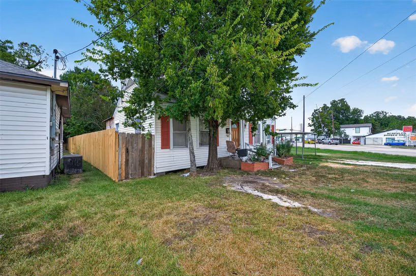 Photo 5 of 7009 Myrtle Street, Houston, TX