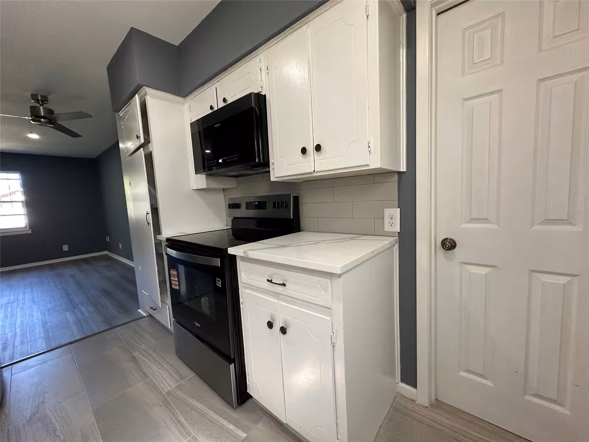 Photo 6 of 10313 Chesterfield Drive, Houston, TX
