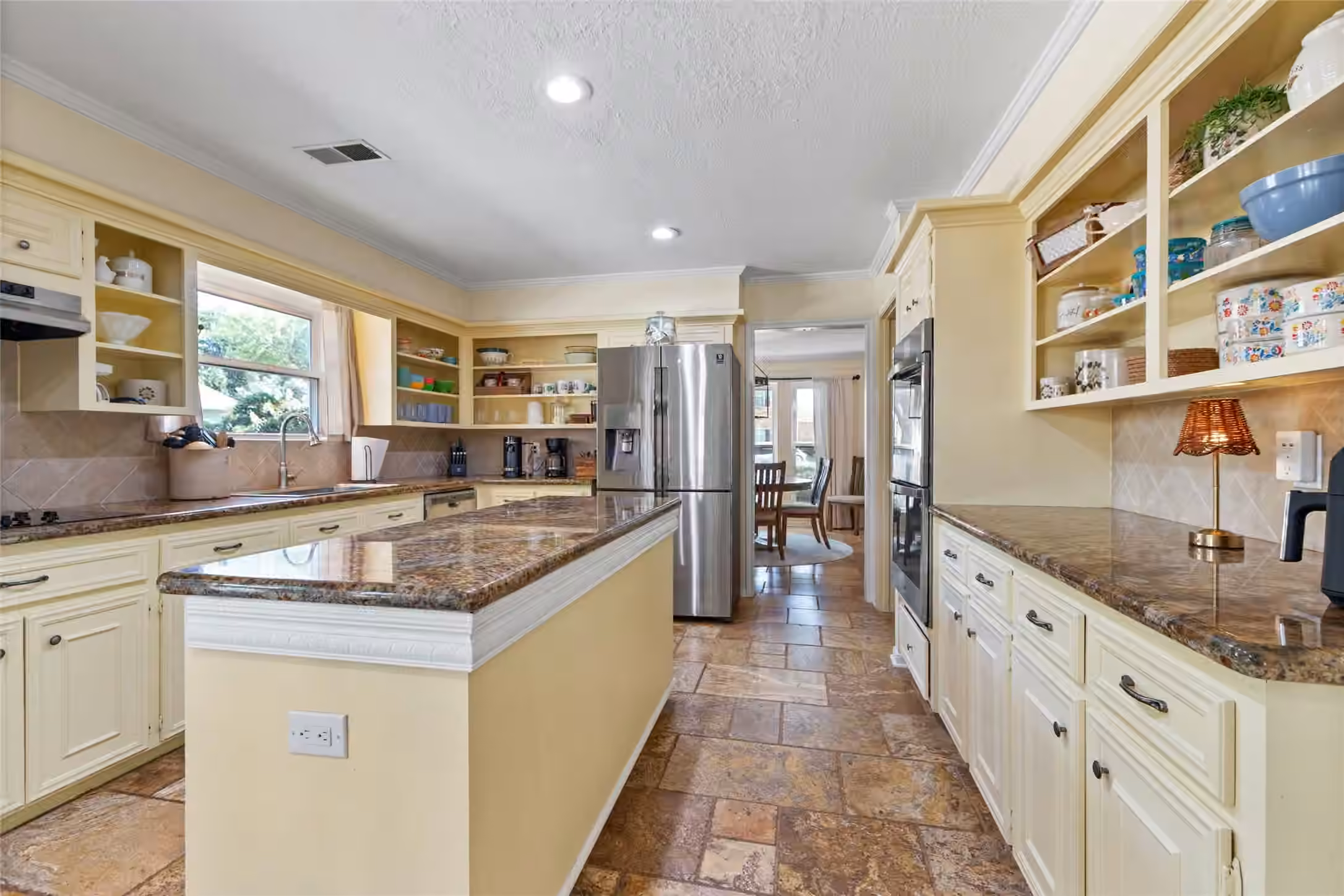 Photo 5 of 1610 Leatherwood Drive, Katy, TX