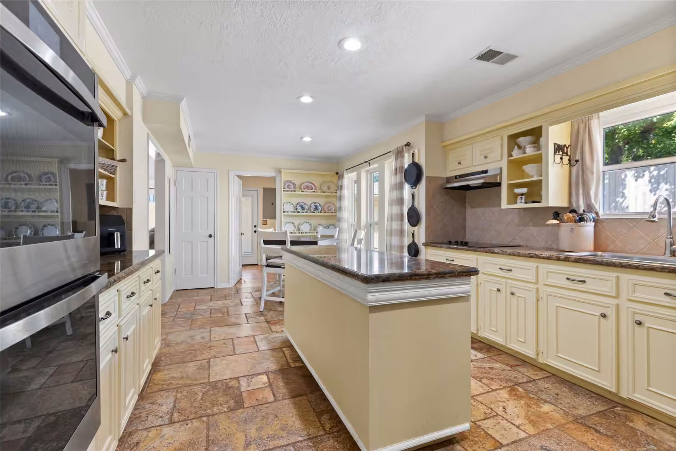 Photo 6 of 1610 Leatherwood Drive, Katy, TX