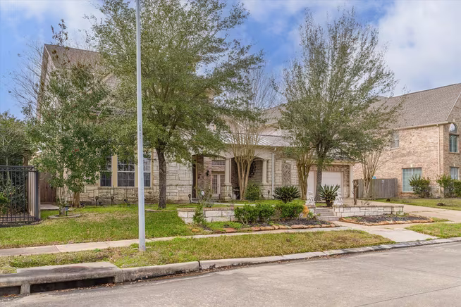 Photo 2 of 7114 Habersham Avenue, Sugar Land, TX