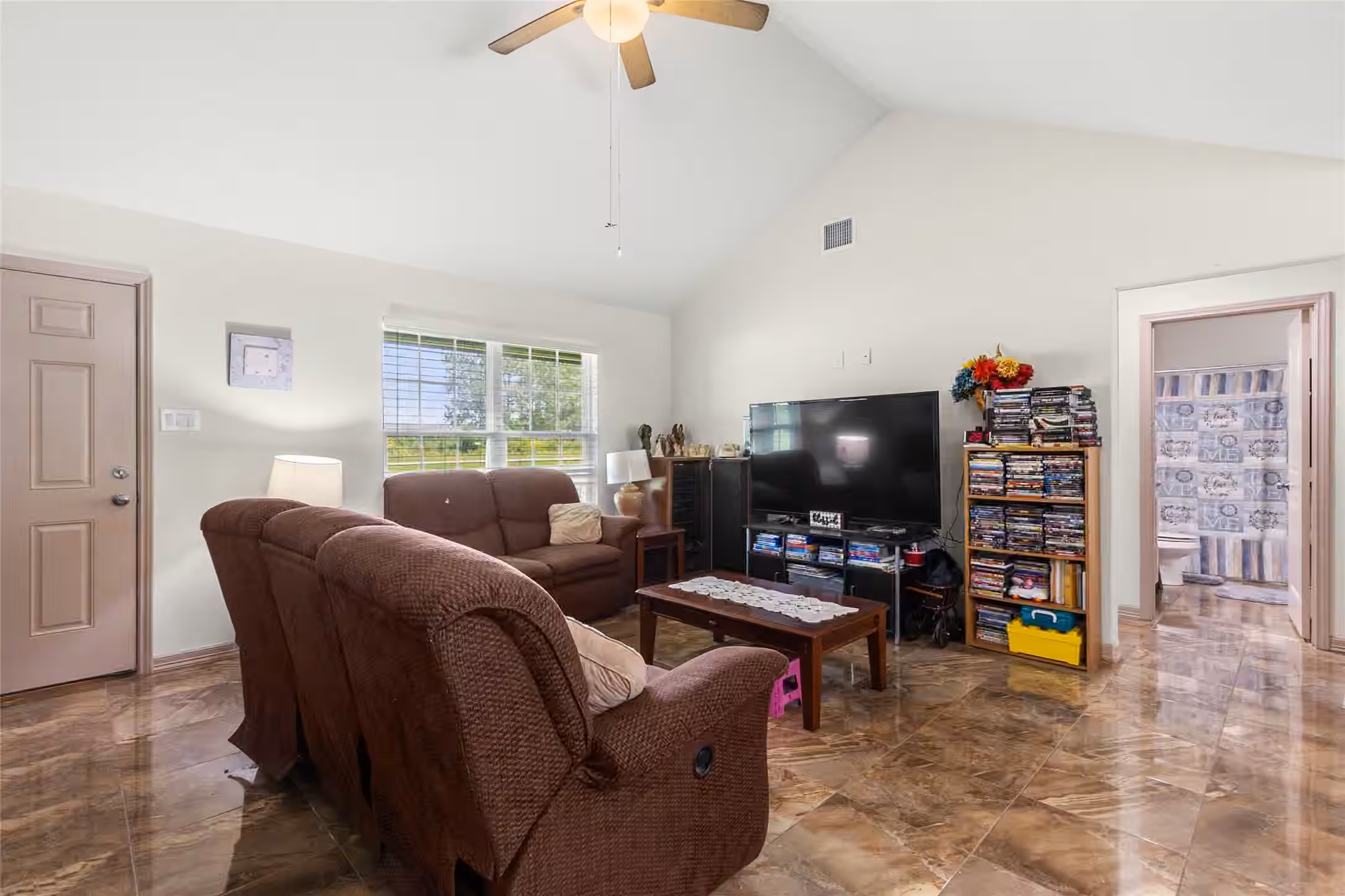 Photo 6 of 1545 County Road 2145, Cleveland, TX