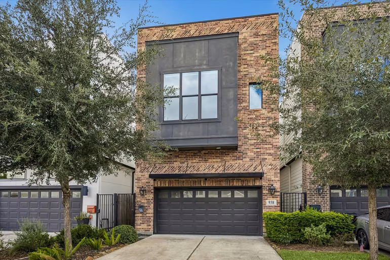 Photo 2 of 938 Alexander Street, Houston, TX