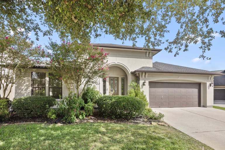 Photo of 1474 Garden Lakes Drive, Friendswood, TX