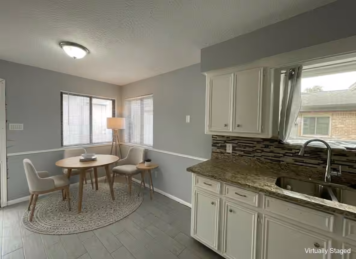 Photo 3 of 7918 MIDLAND FOREST Drive, Houston, TX