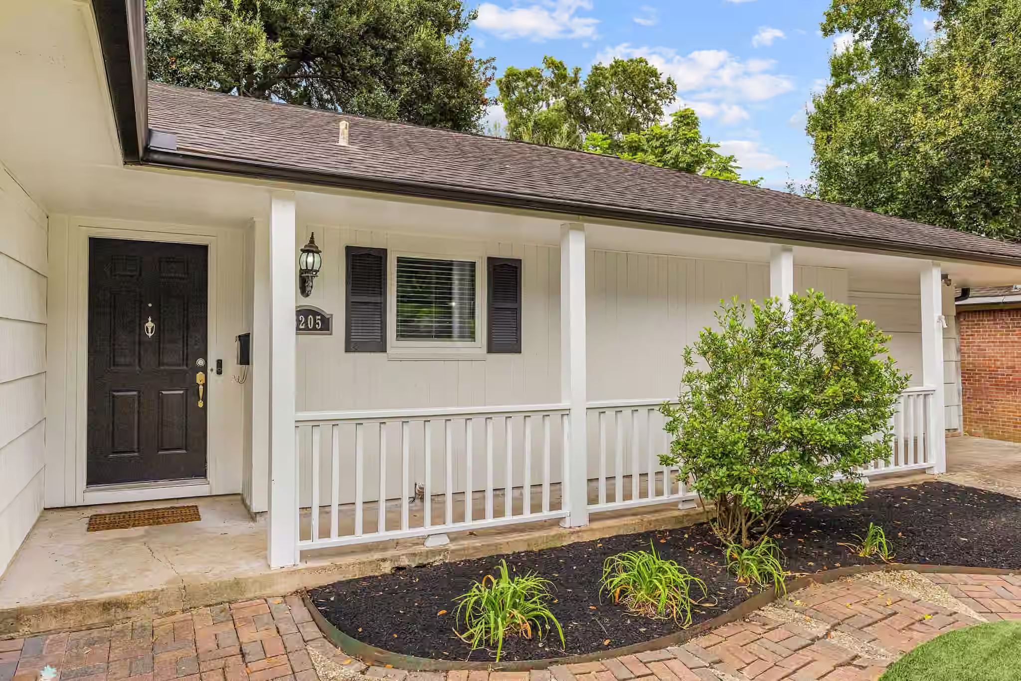 Photo 2 of 6205 Darnell Street, Houston, TX