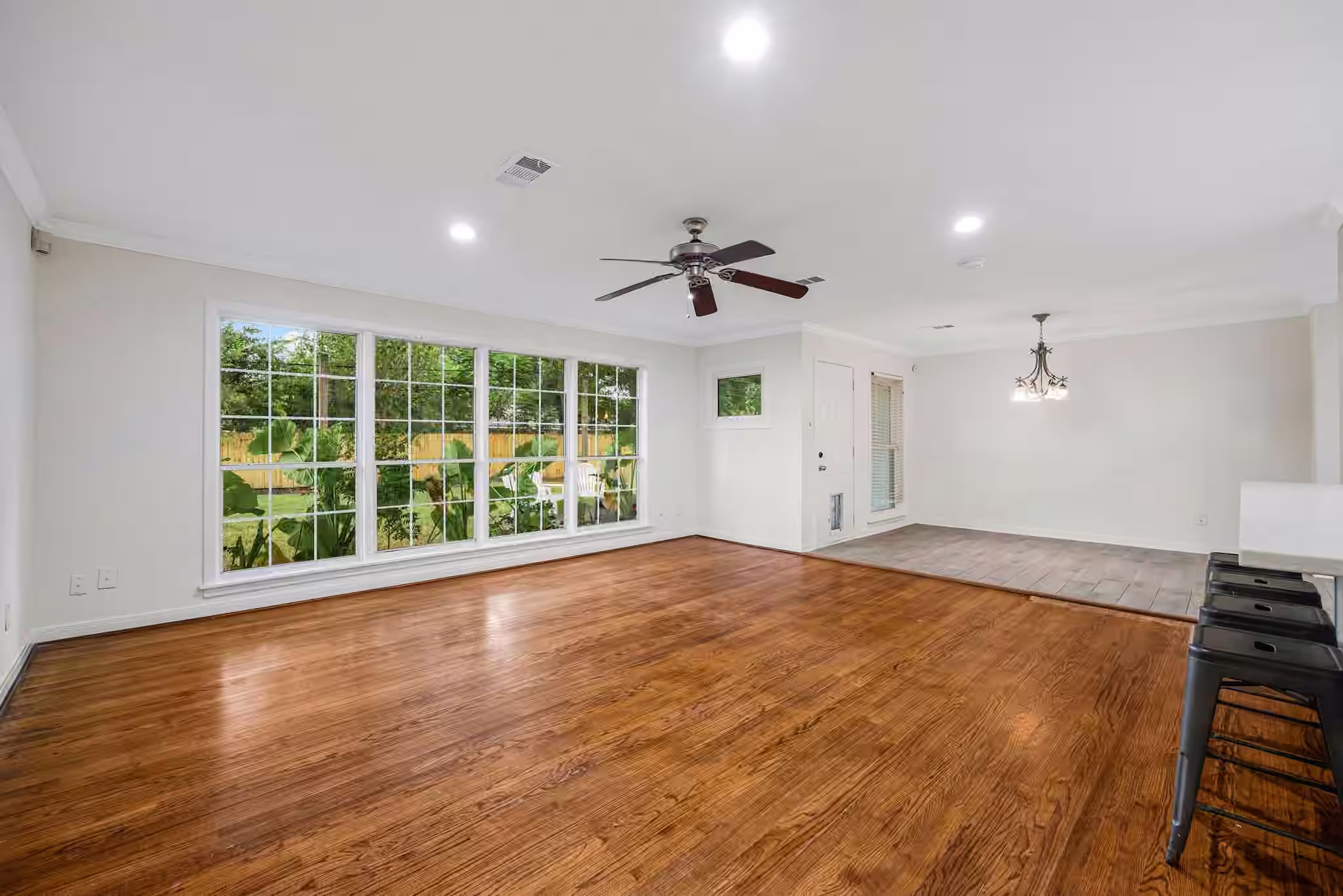 Photo 4 of 6205 Darnell Street, Houston, TX
