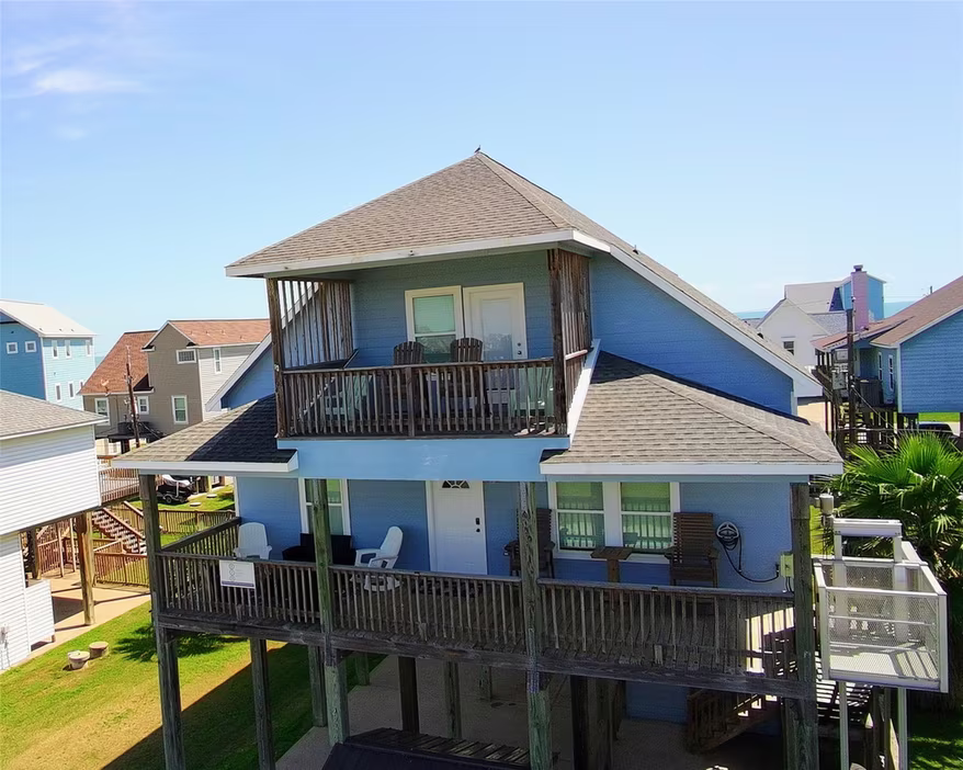 Photo 2 of 12930 Buccaneer Parkway, Freeport, TX