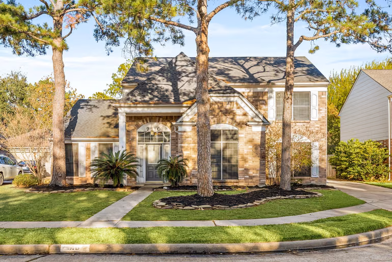 Photo 6 of 7510 Blue Bonnet Run Court, Houston, TX