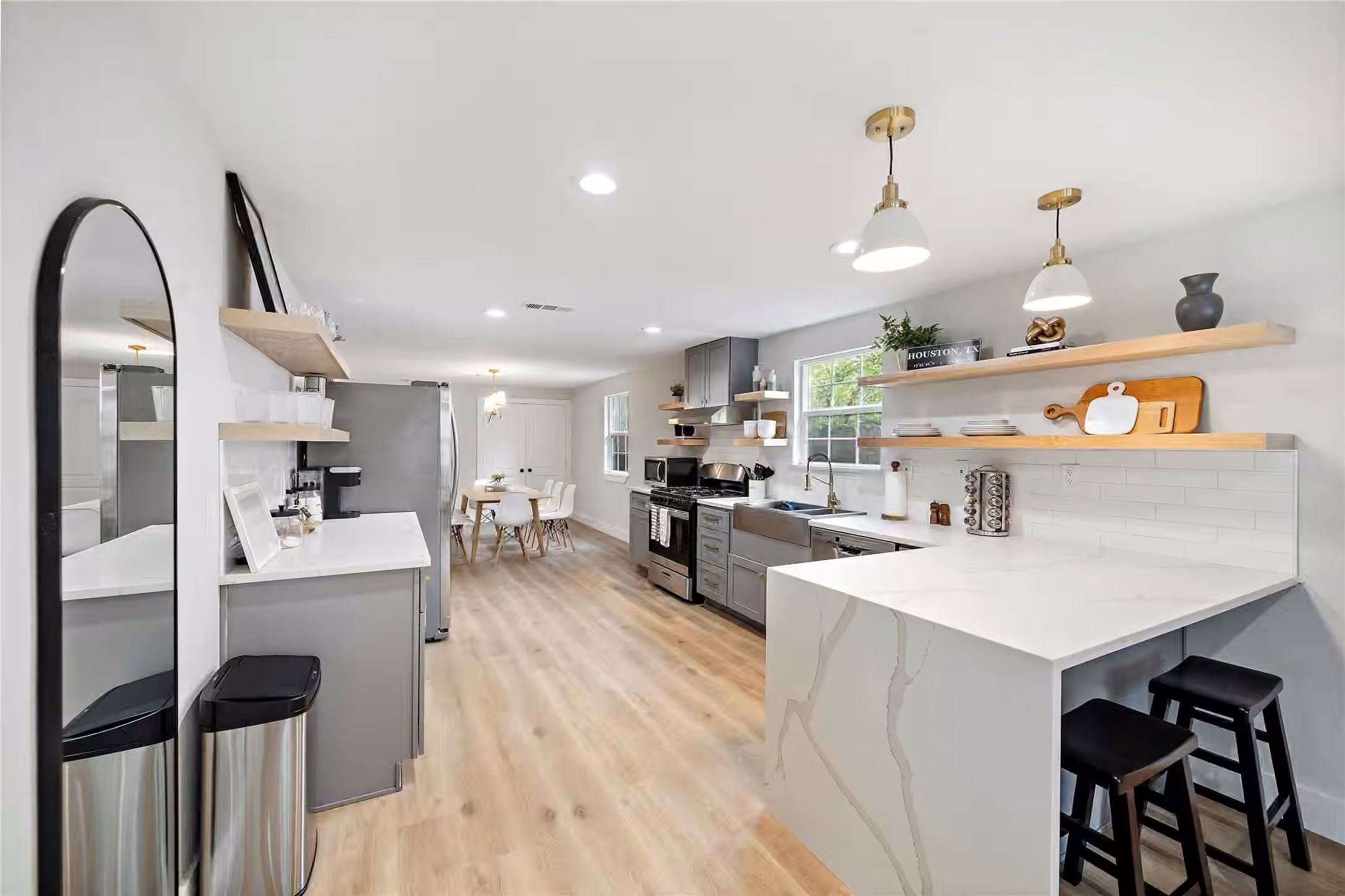 Photo 7 of 1120 W 21st Street, Houston, TX