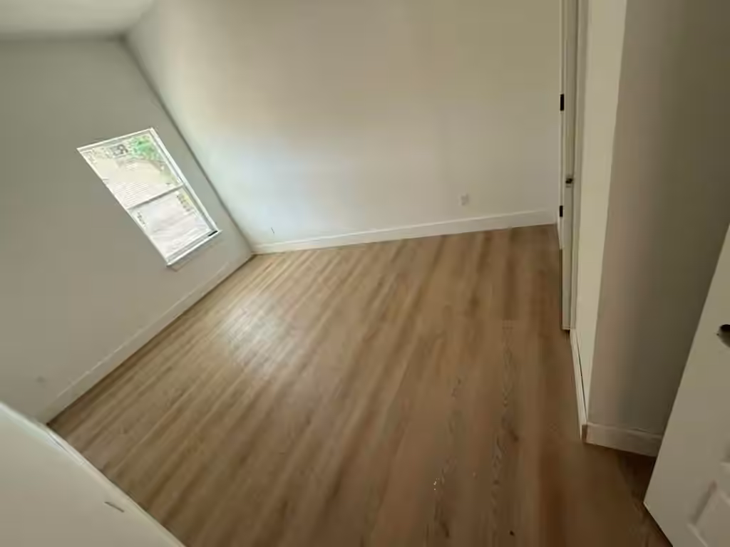 Photo 4 of 5606 HOLLOW PINES, Houston, TX