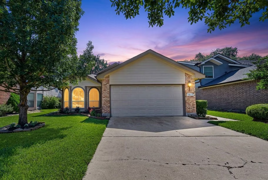 Photo of 1615 Ainsdale Drive, Houston, TX