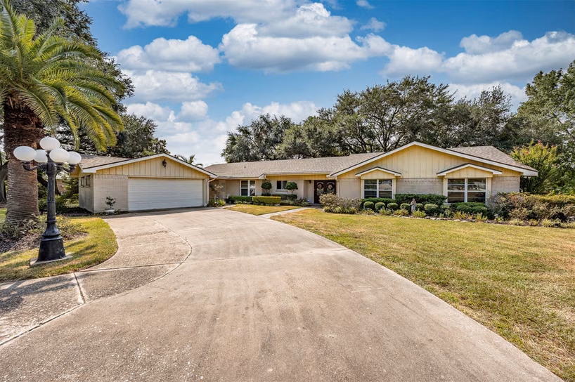 Photo of 803 Sharon Lane, Baytown, TX 77521