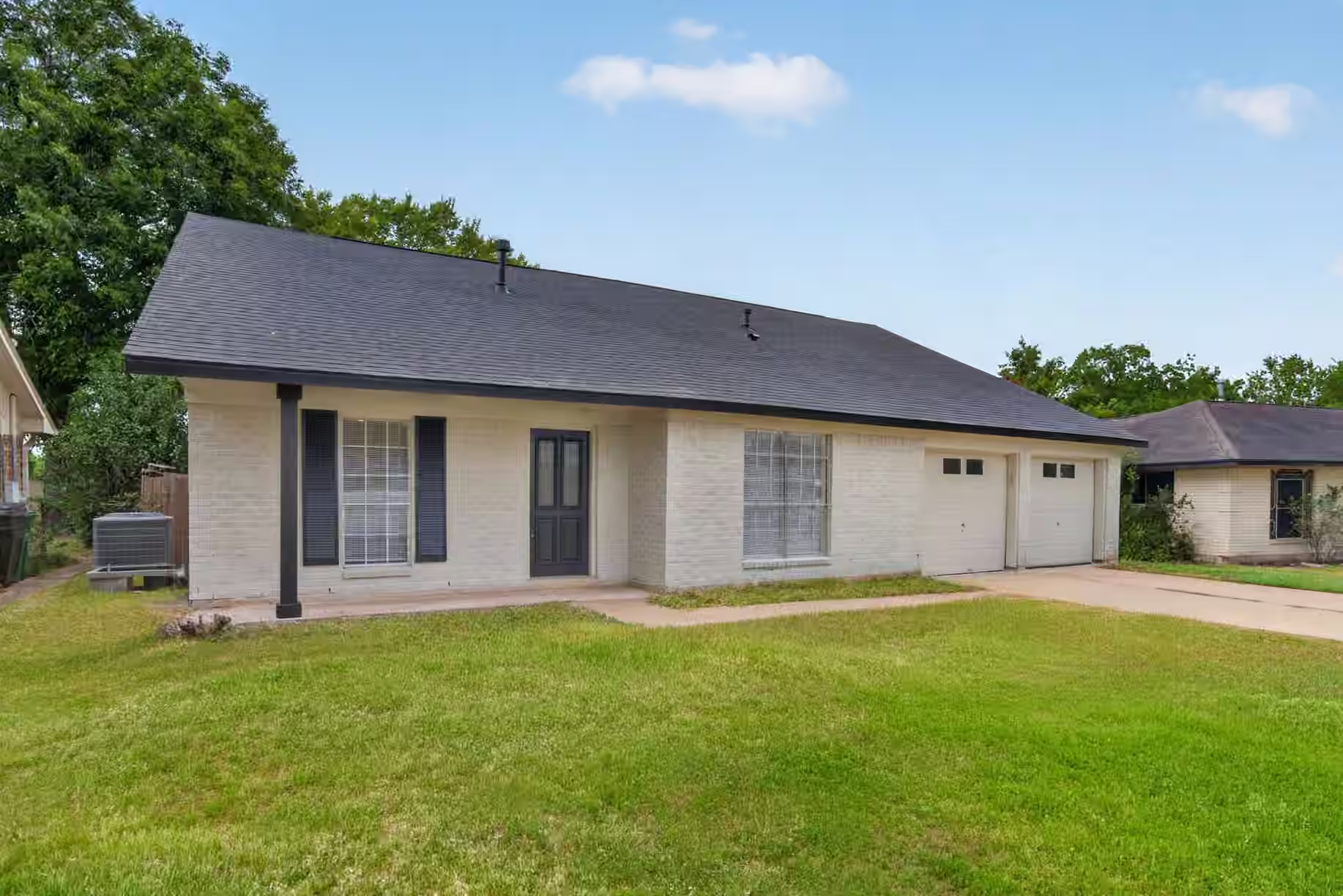 Photo 2 of 11918 Southview Street, Houston, TX