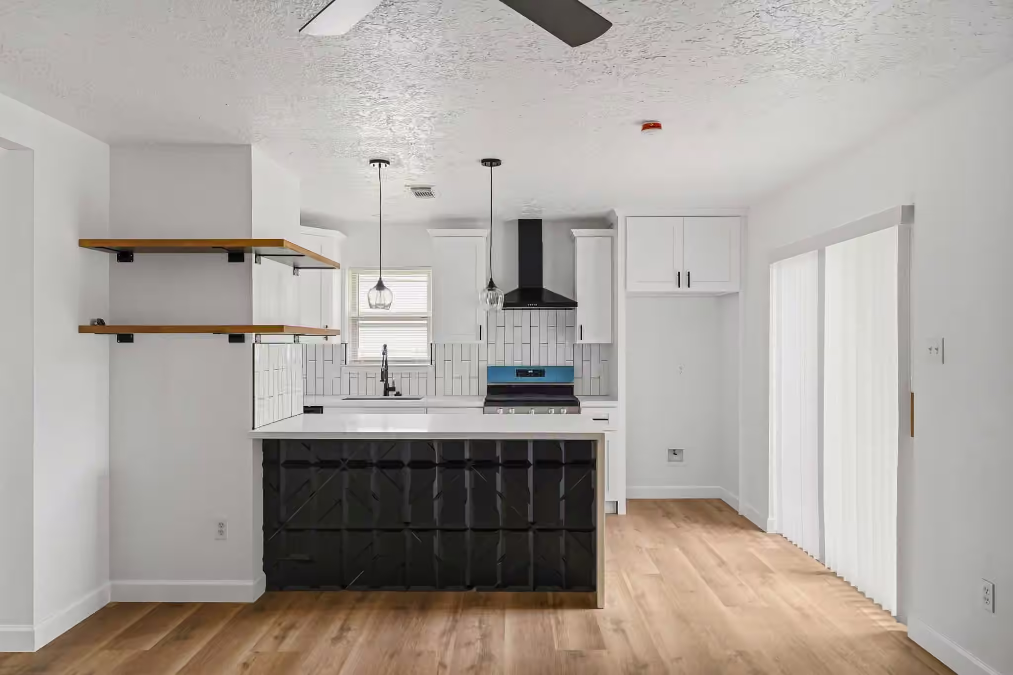 Photo 2 of 10911 Murr Way, Houston, TX