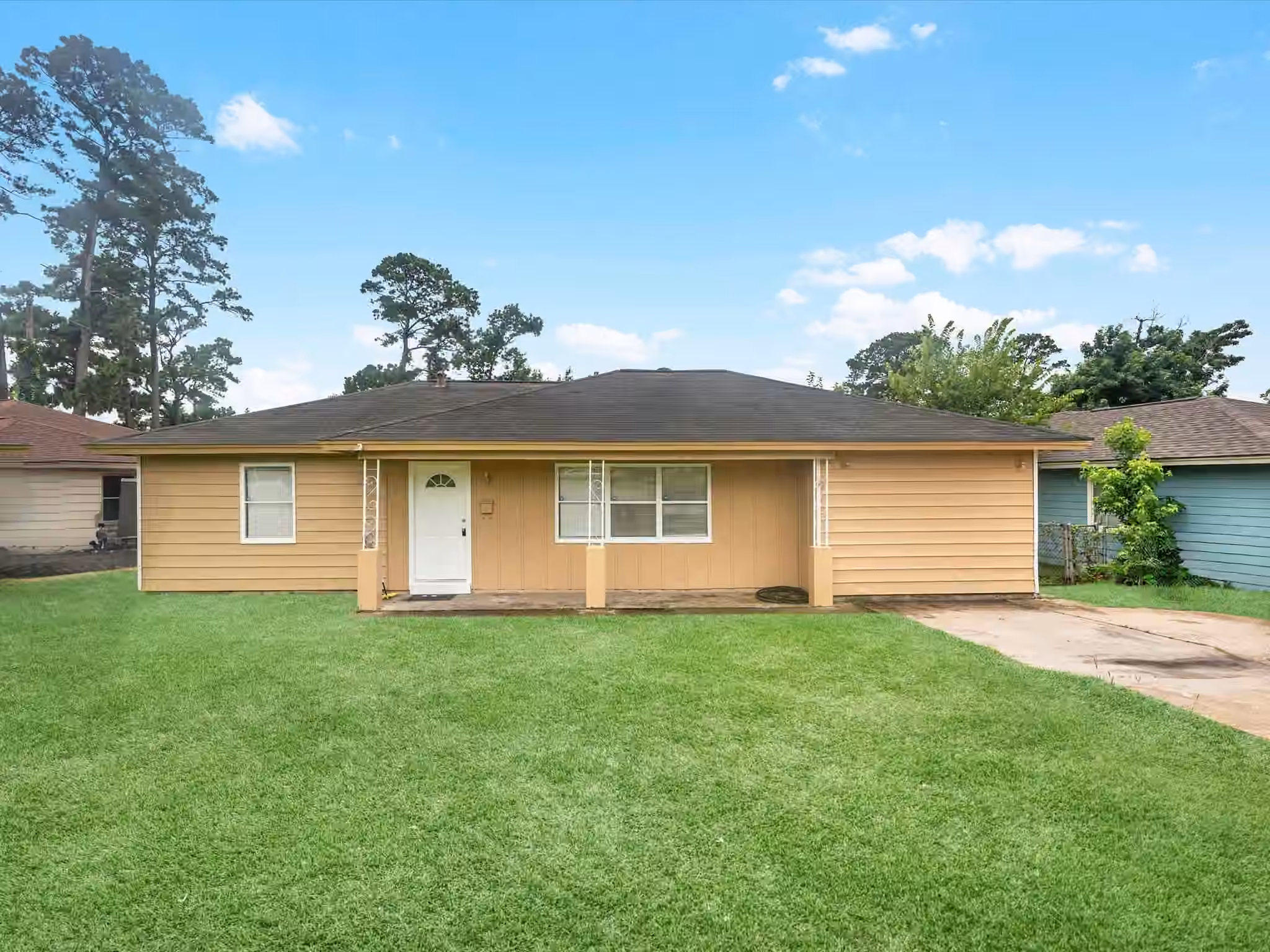 Photo of 838 Rosewick Street, Houston, TX 77015