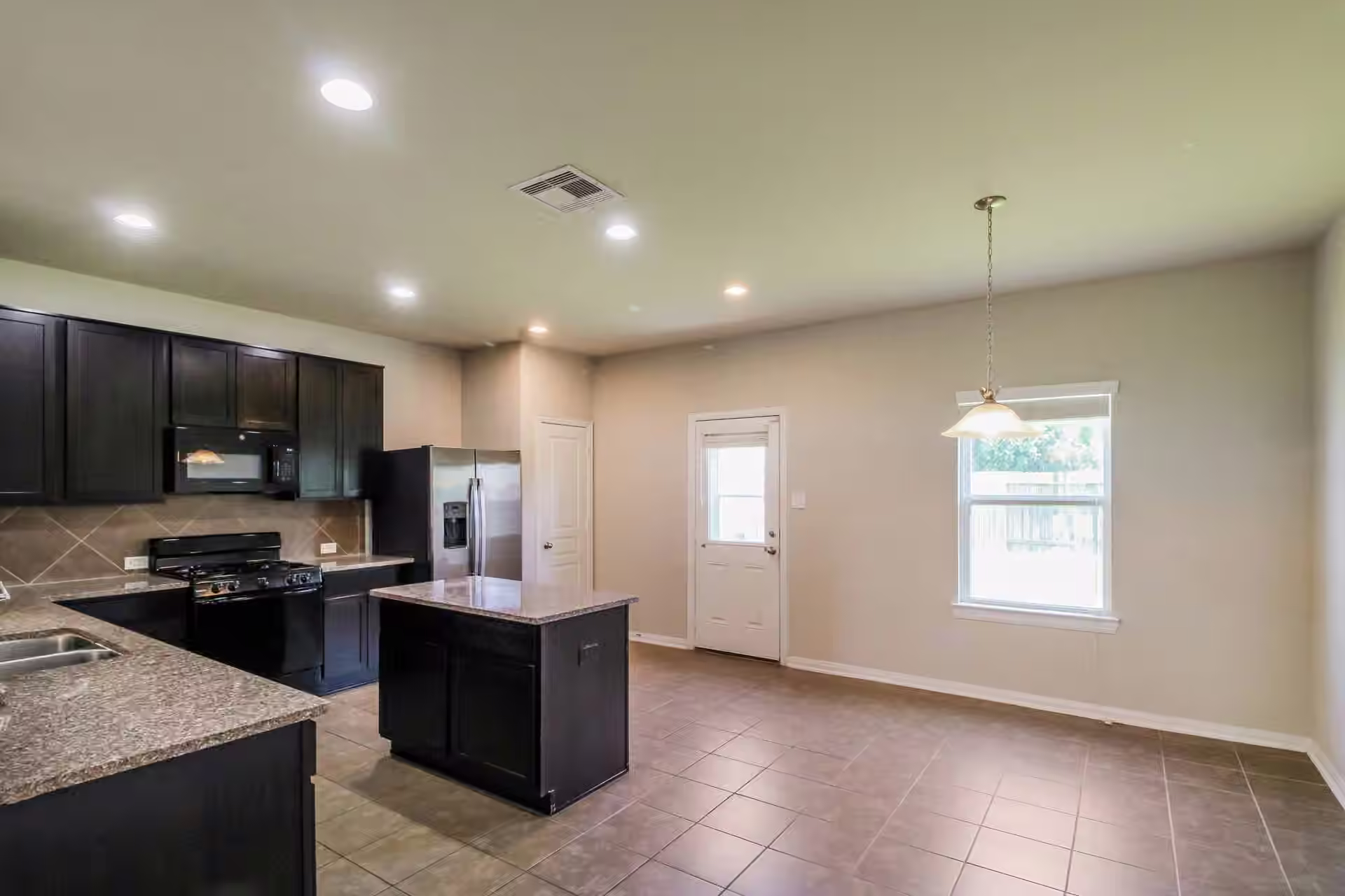 Photo 6 of 7901 Beryl Court, Texas City, TX
