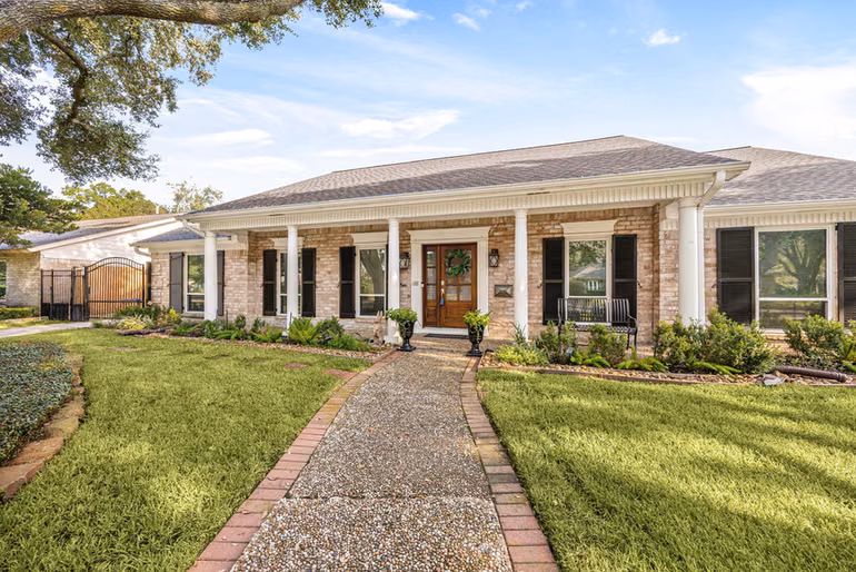 Photo 3 of 10106 Inwood Drive, Houston, TX