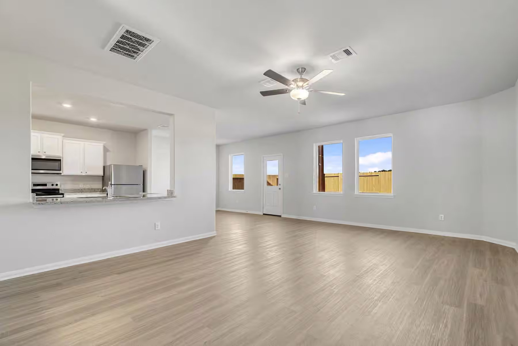 Photo 4 of 23119 Gowen Cypress Drive, Hockley, TX