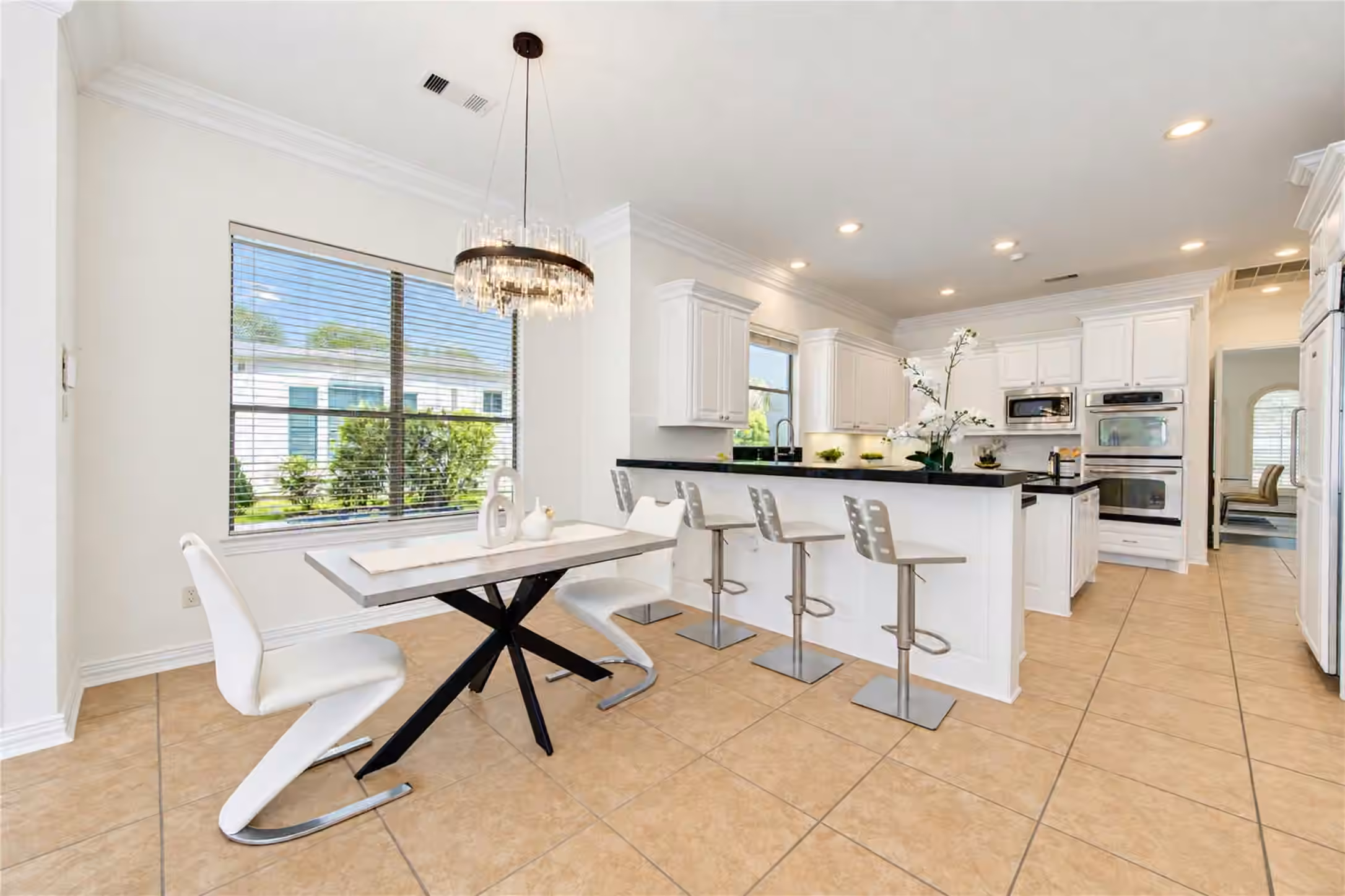 Photo 4 of 14014 Hampton Cove Drive, Houston, TX