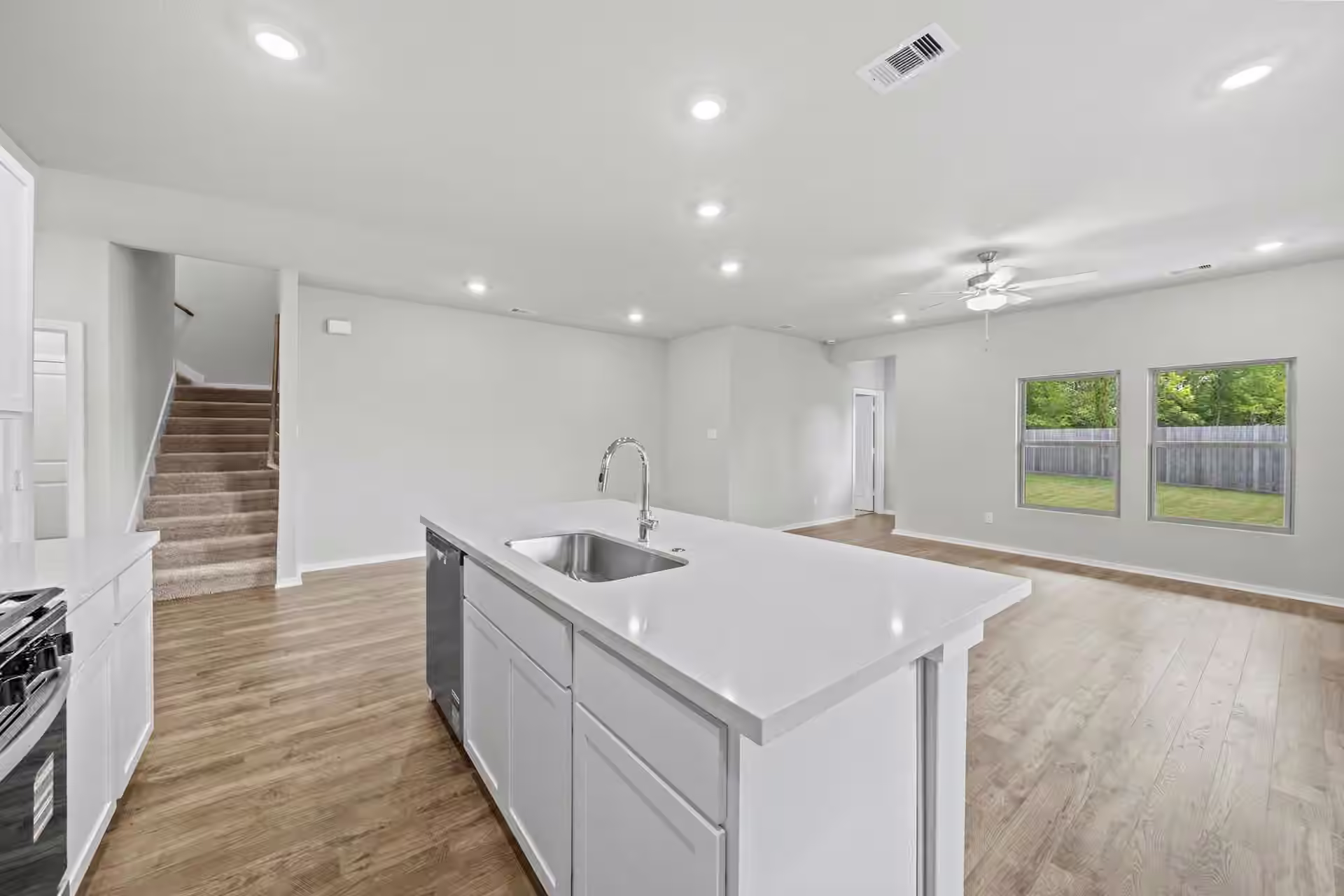 Photo 6 of 19031 Cetara Villa Drive, Hockley, TX
