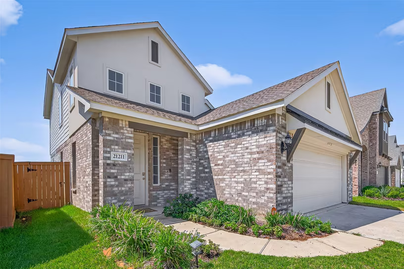 Photo 2 of 21211 Shore Bluff Drive, Cypress, TX