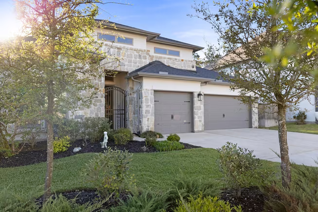 Photo 4 of 137 Sweeping Valley Drive, Montgomery, TX