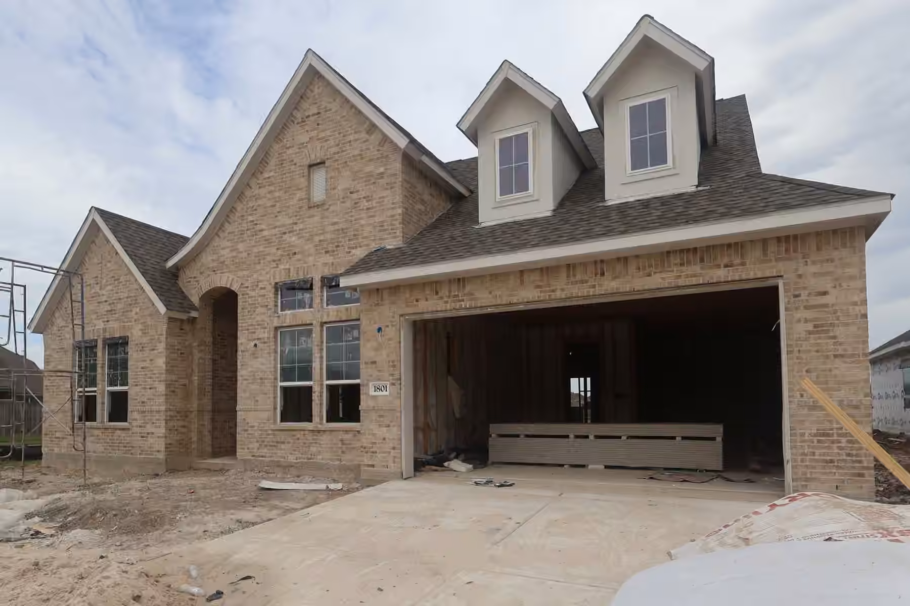 Photo 2 of 1801 N Wildflower Drive, Deer Park, TX