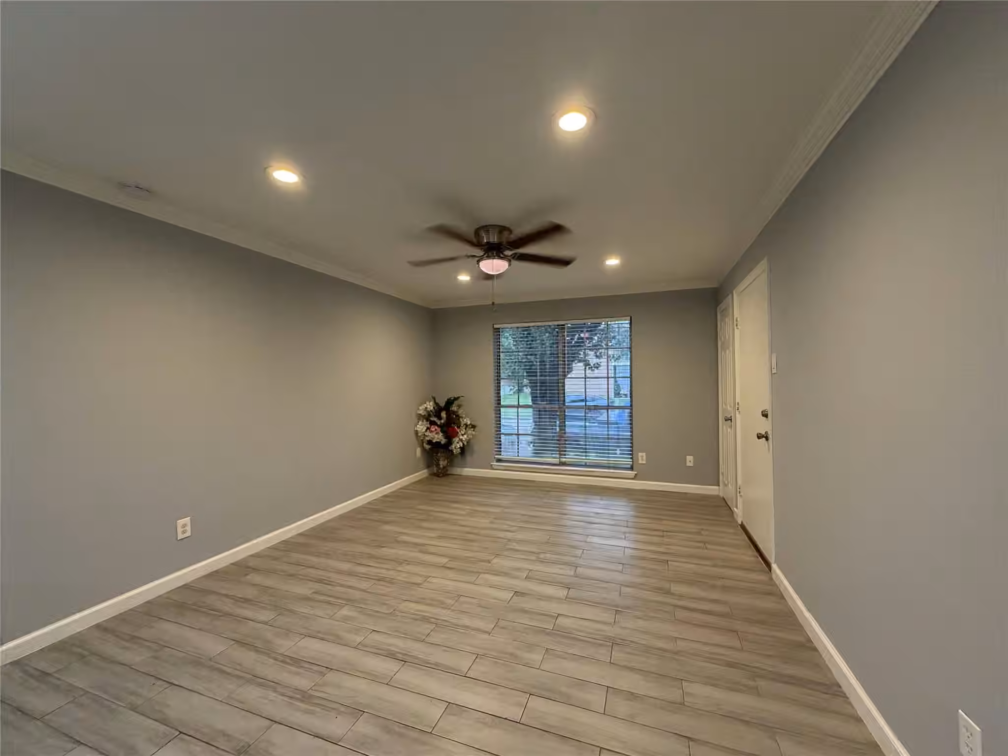Photo 5 of 7703 Moonmist B, Houston, TX